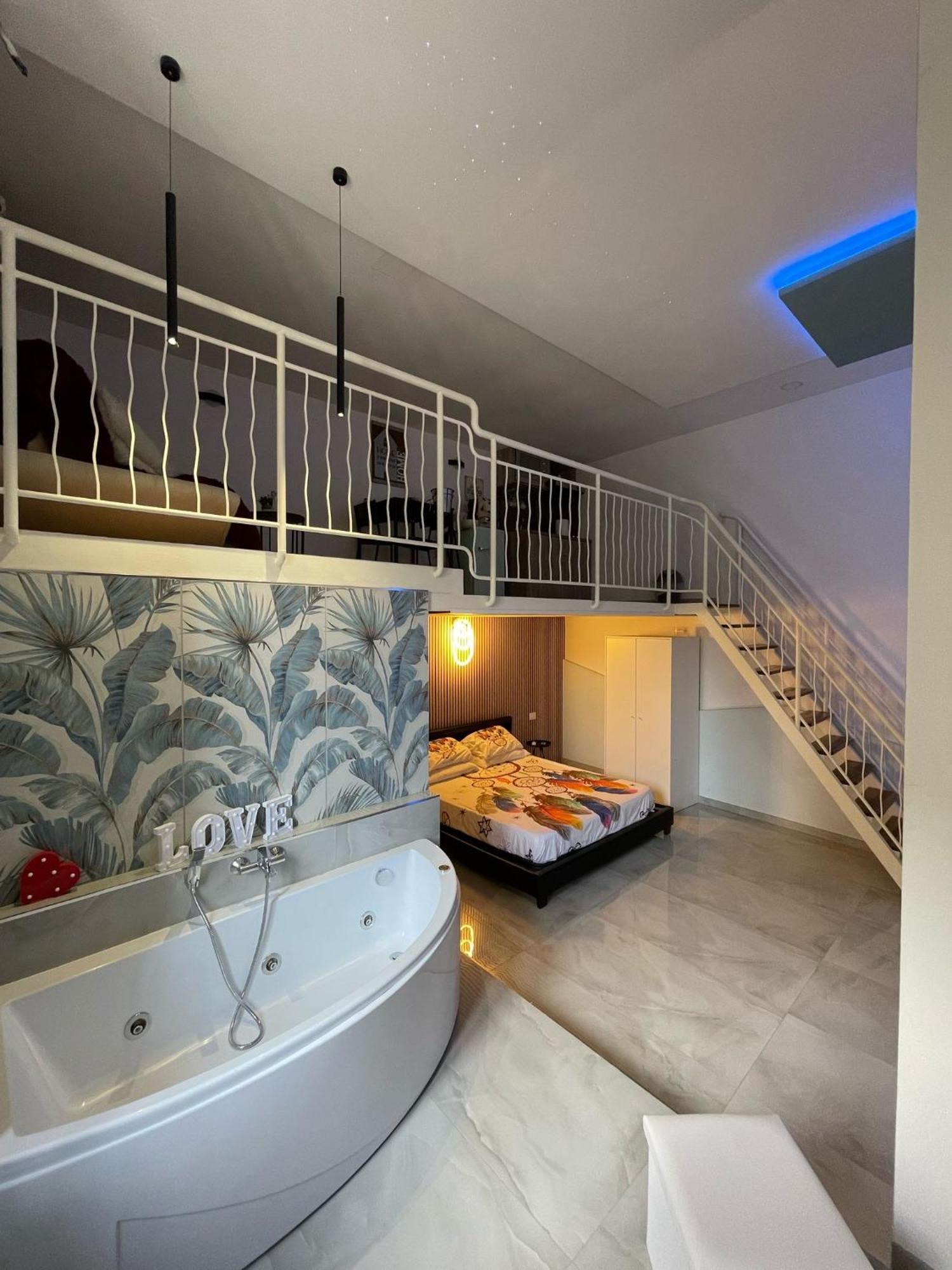 Charm E Chic Apartment Naples Exterior photo
